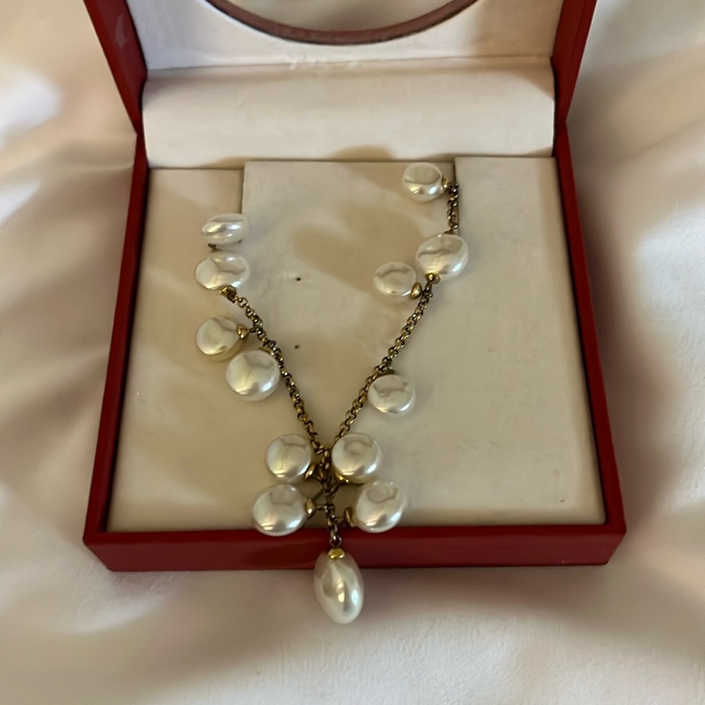 Gold and mother of pearl Majorica necklace